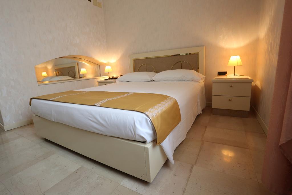 Hotel Europa Фоджа Екстер'єр фото